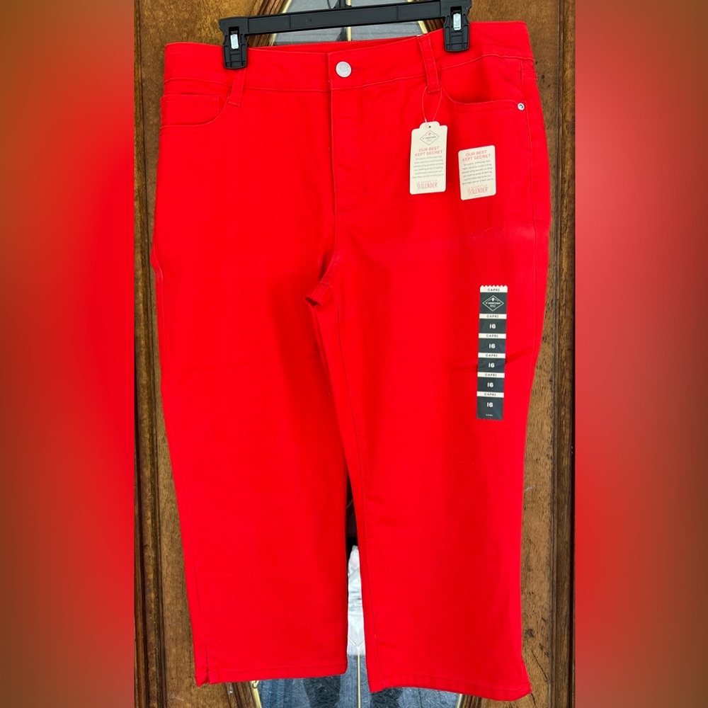 COPY - BNWT Solid Bright Red Capris.From button/zipper, Pockets front/back